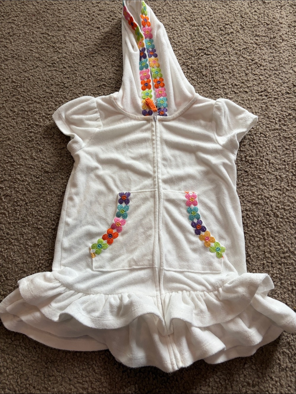 B8 5y Flapdoodles White Hooded Girls Terrycloth Cover-Up; Floral details